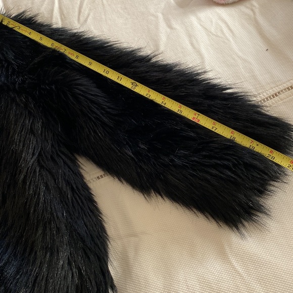 Joie black faux fur zip up jacket, beautiful! Condition - Picture 6 of 7